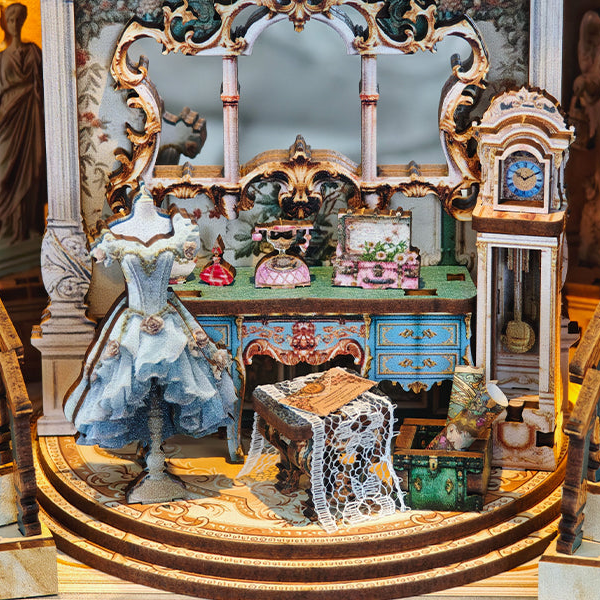 The queen’s dressing table