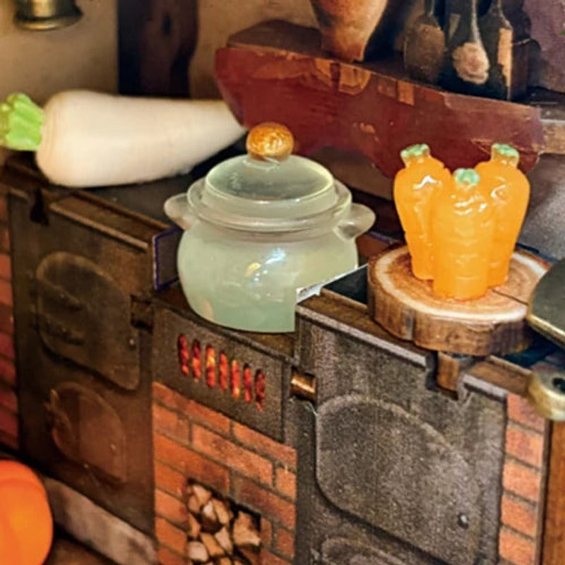 A little pot on the cottage stove
