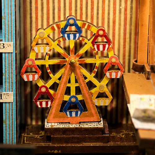 The miniature Ferris wheel