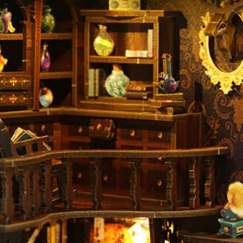 Curiosities above the balcony