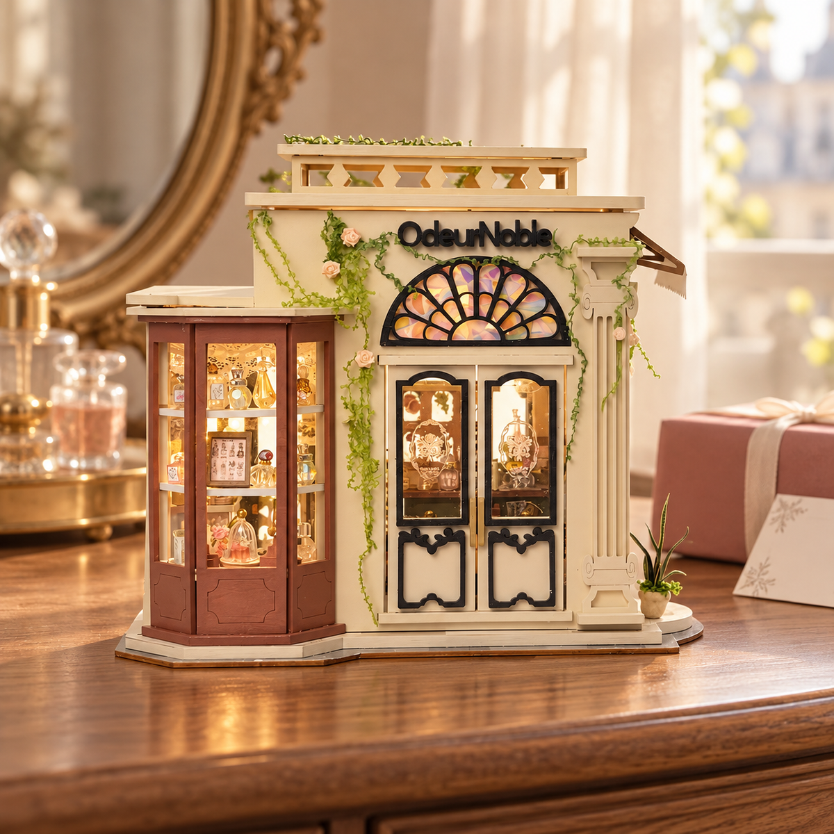Odeur Noble miniature perfume shop — gift scene